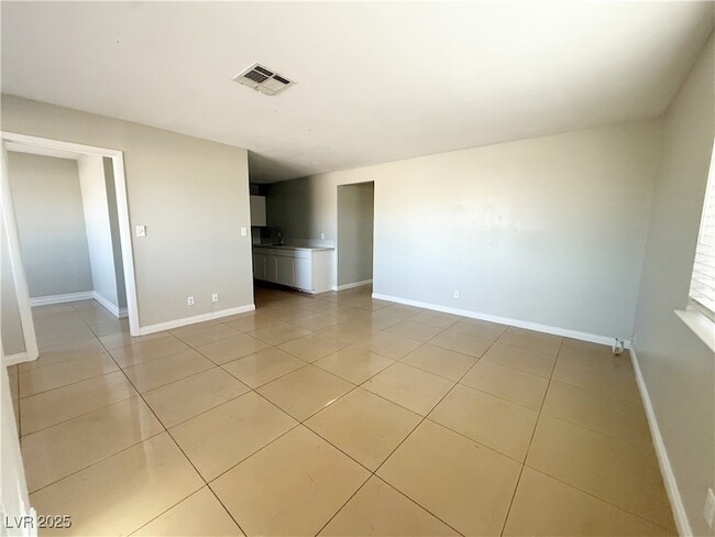 Building Photo - 2353 Exeter Dr