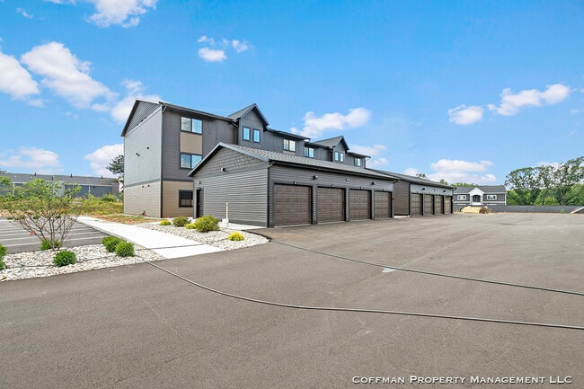 Building Photo - North Dell Commons