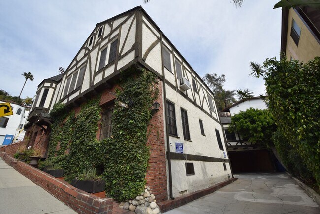 Foto del edificio - 2062 Argyle Ave