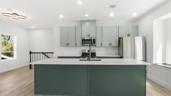 Foto del edificio - 1313 Knight St