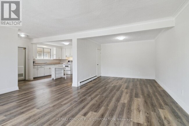 Building Photo - 449 Wilson Av
