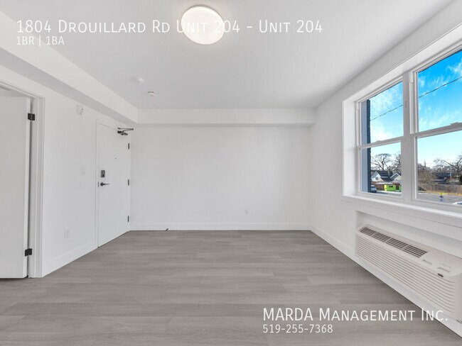 Photo du bâtiment - NEWLY RENOVATED 1 BED/1 BATH - INCLUSIVE &...