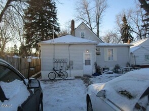 Building Photo - 546 2nd St SW