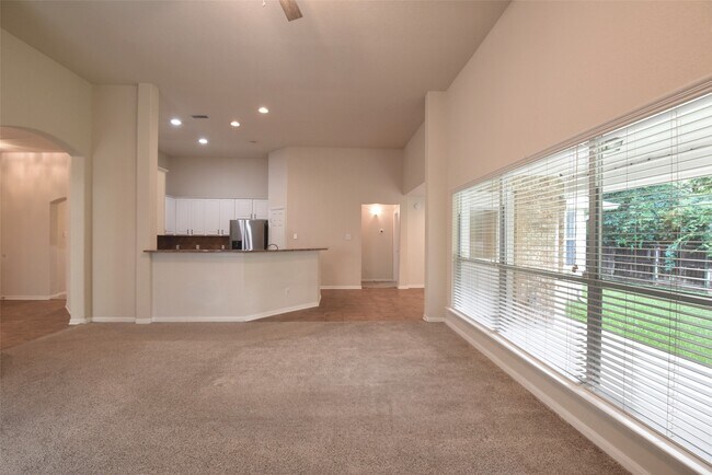 Foto del edificio - 22 E Hobbit Glen Dr