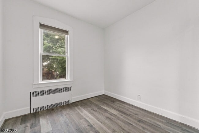 Building Photo - 105 Van Riper Ave