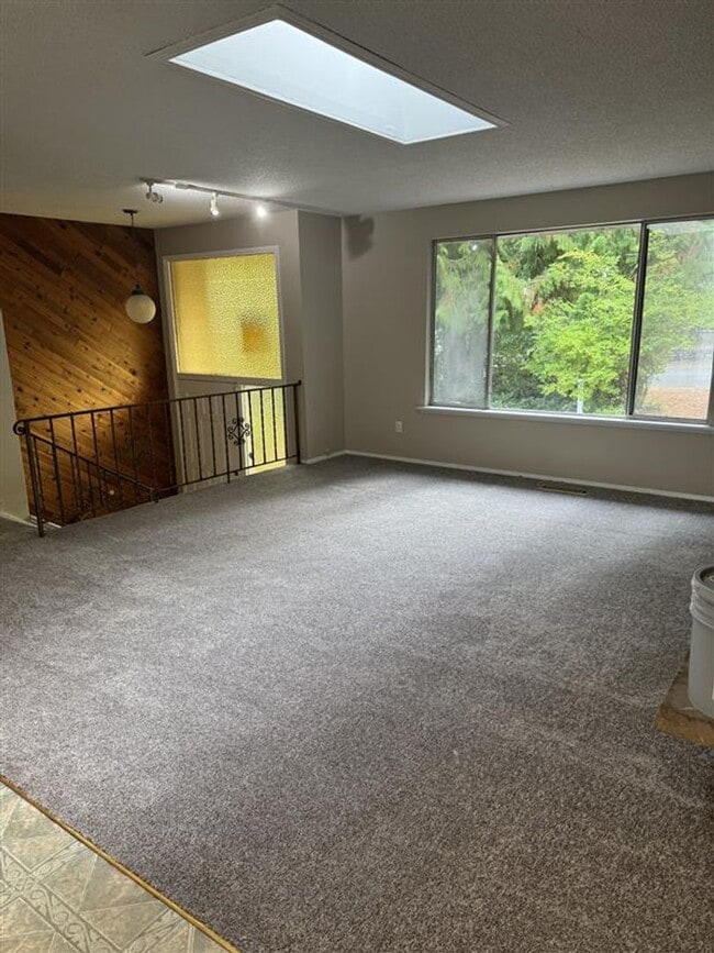 Foto del edificio - Beautiful 4 Bed 2.5 Bath home in Tacoma