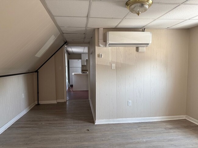 Building Photo - 39 Old Orchard St