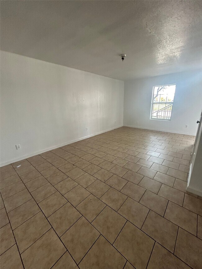 Building Photo - 7201 Hallshire Dr