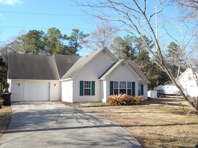 Photo - Adorable!!  Centrally located on quiet Cul... House