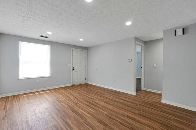Building Photo - 859 Eliots Oak Rd