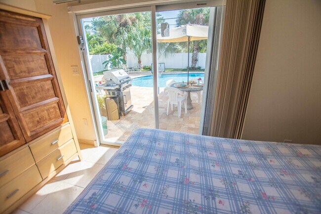 Foto del edificio - 1165 Cabana Rd