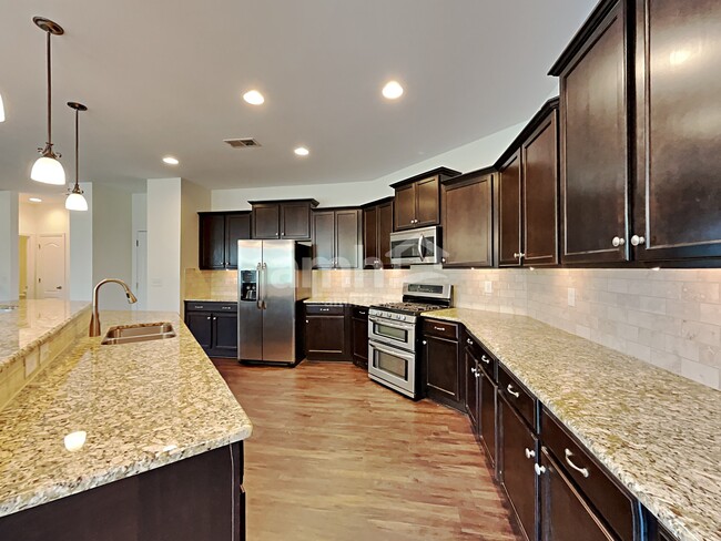 Foto del edificio - 128 Cherry Bark Dr