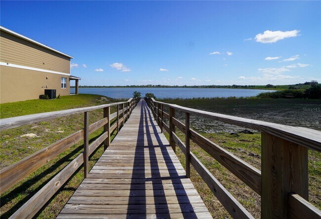 Building Photo - 256 Lake Smart Cir