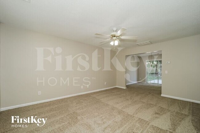 Building Photo - 821 Blazingwood Dr