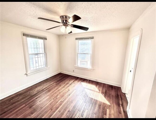 Foto del edificio - 8841 S Claiborne Ave