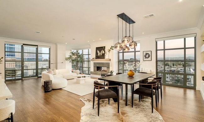 Foto del edificio - 1590 Little Raven St