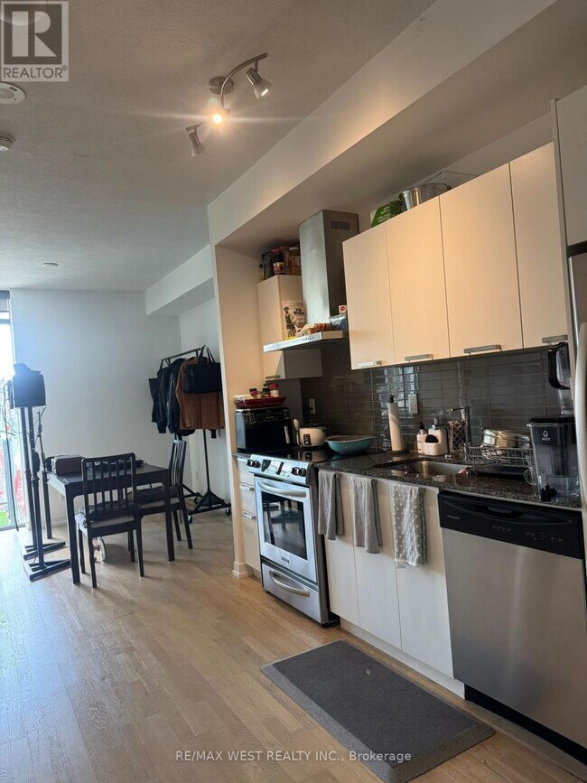 Photo du bâtiment - 95 Bathurst St