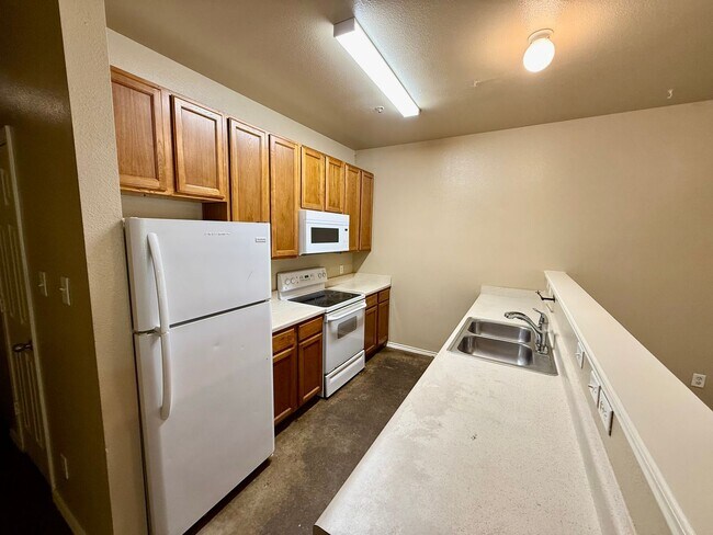 Building Photo - 10718 Mathom Landing