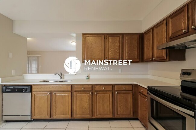 Building Photo - 3 Bedroom Pet-Friendly Home in Kissimmee, FL with Main Street Renewal