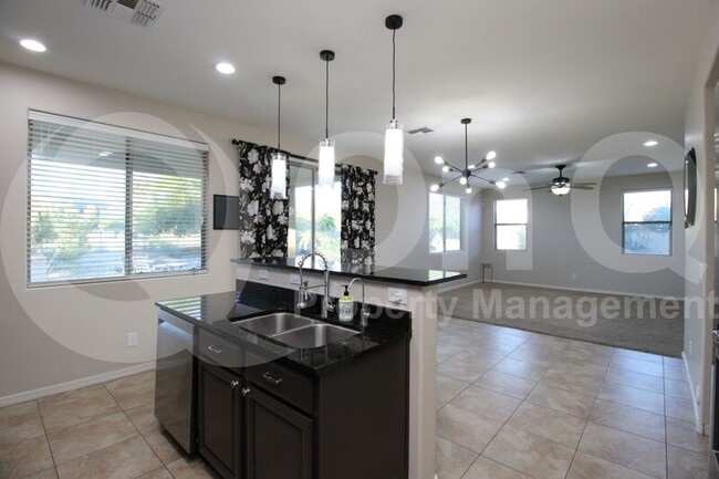 Foto del edificio - 25518 N 50th Ln