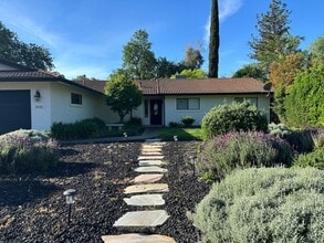 Building Photo - 3615 Riverview Dr