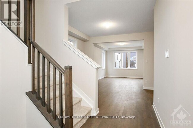 Photo du bâtiment - 71 Kindred Row