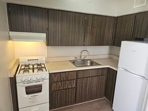 Building Photo - Knollwood Terrace