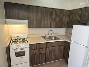 Building Photo - Knollwood Terrace
