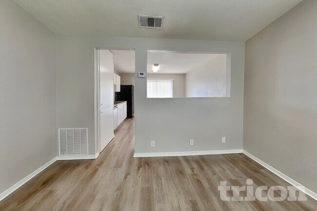 Foto del edificio - 9506 Sugarloaf Dr