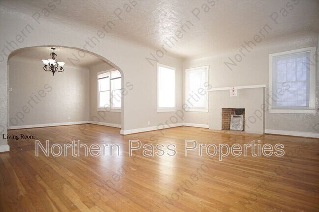 Foto del edificio - 4424 Cambridge Ave