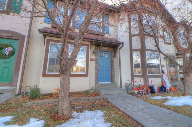 Building Photo - Pet Friendly! Cute 2 Bedroom 1.5 Bath in Midway!!