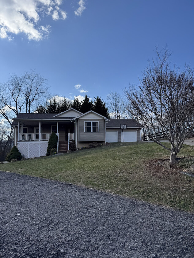 Photo - 74 Lockes Way (Clyde, NC)