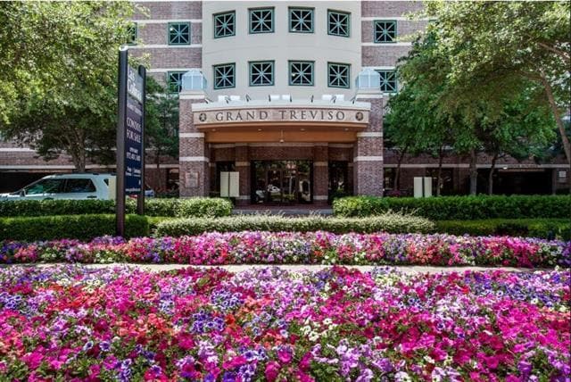 Primary Photo - 330 Las Colinas Blvd E