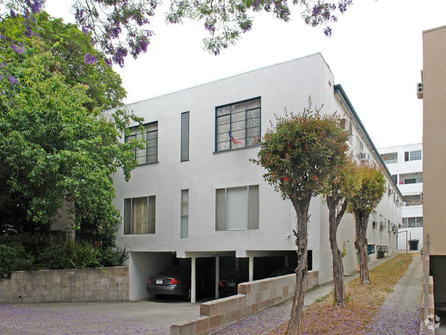 Building Photo - 333 N Oakhurst Dr