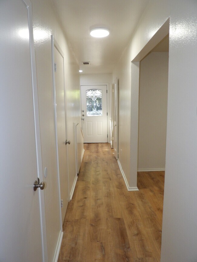 Foto del edificio - 4300 Travis St