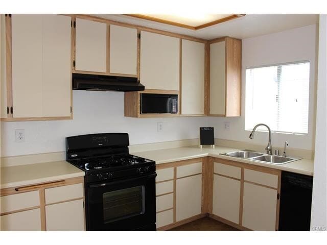 Foto del edificio - 24202 Sylvan Glen Rd