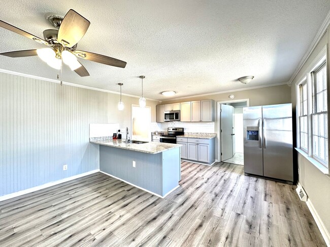 Foto del edificio - 4 Bedroom 2 Bath Home in Goose Creek