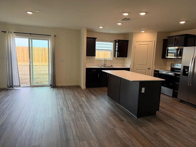 Foto del edificio - 632 Skyler Ln