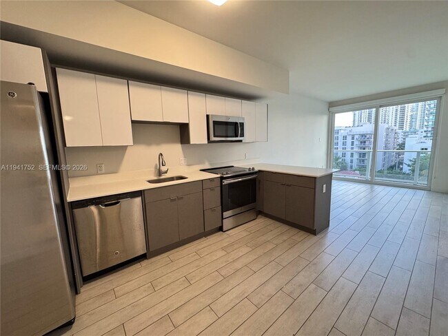 Foto del edificio - 321 NE 26th St