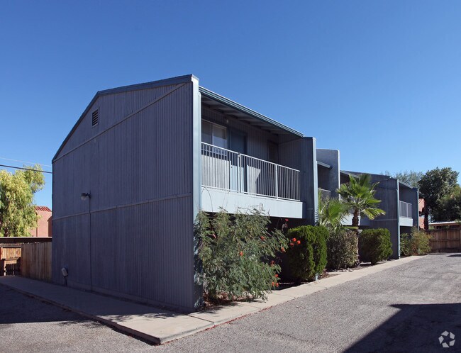 Building Photo - 1721-1723 E Glenn