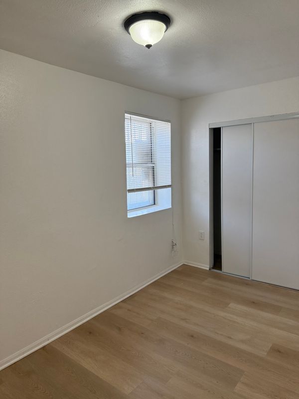 Foto del edificio - 1124 E 40th Pl