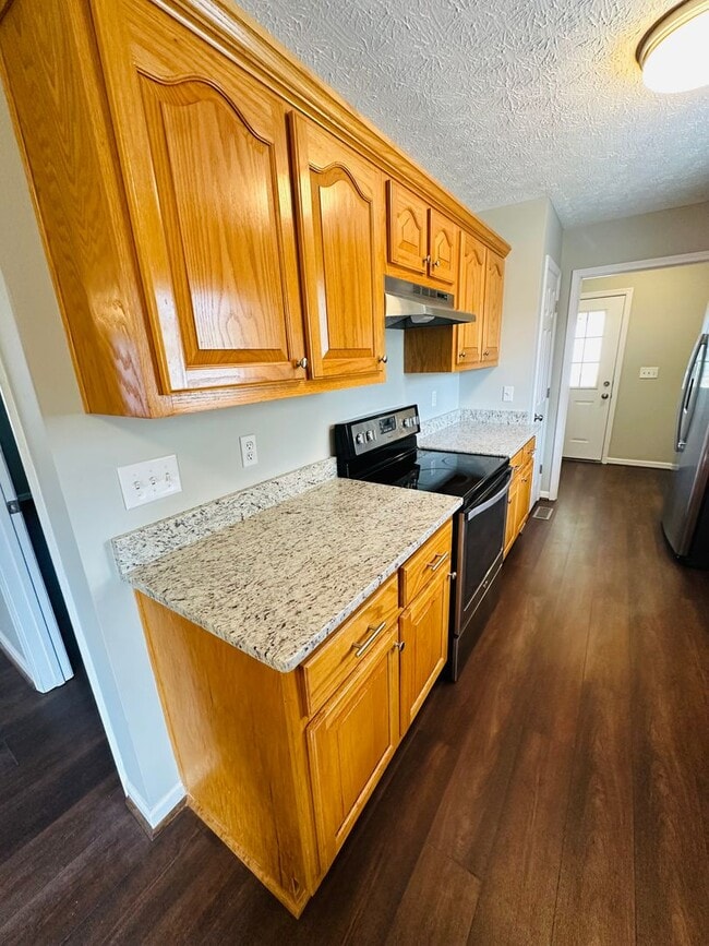 Building Photo - 2102 Harrell Dr