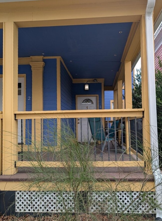 Private entry off large porch - 40 Lyon St