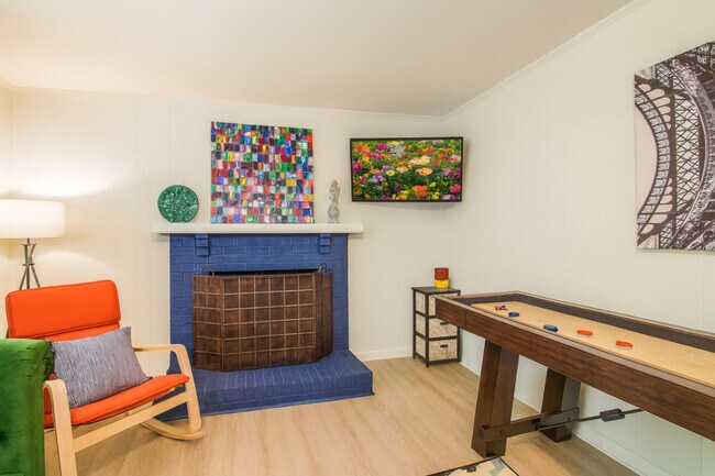 Foto del edificio - 8800 Nightingale Ln