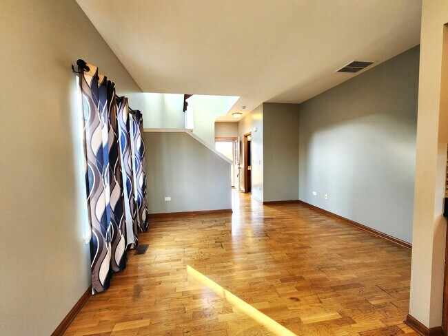 Foto del edificio - 2552 Cesario Dr