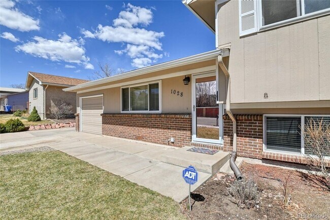 Building Photo - Charming 3BR or 4 BR House in Colorado Spr...