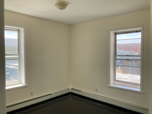 Building Photo - 289 Grant Ave