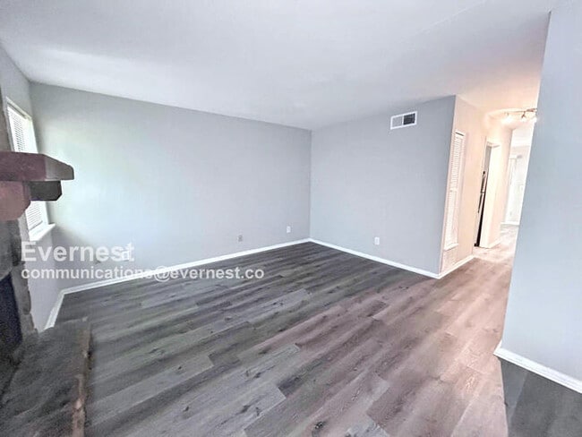 Building Photo - 6482 Klinect Ct