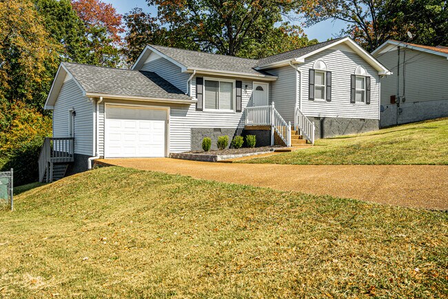 Photo - 5317 Ashlawn Dr House