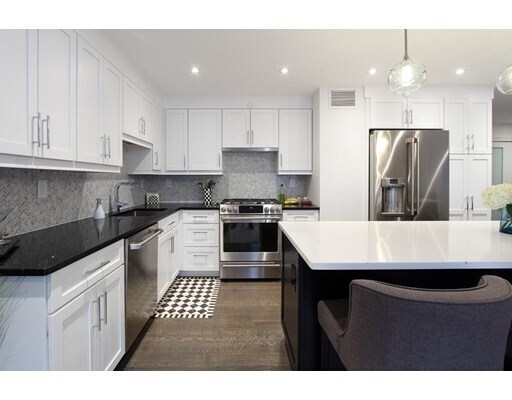 Building Photo - 151 Tremont St